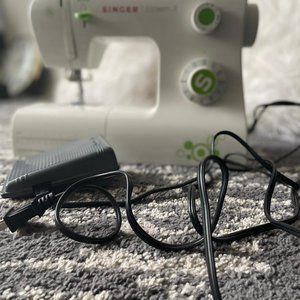 Singer Esteem II 2273 -  Mechanical Sewing Machine With Foot Pedal, White